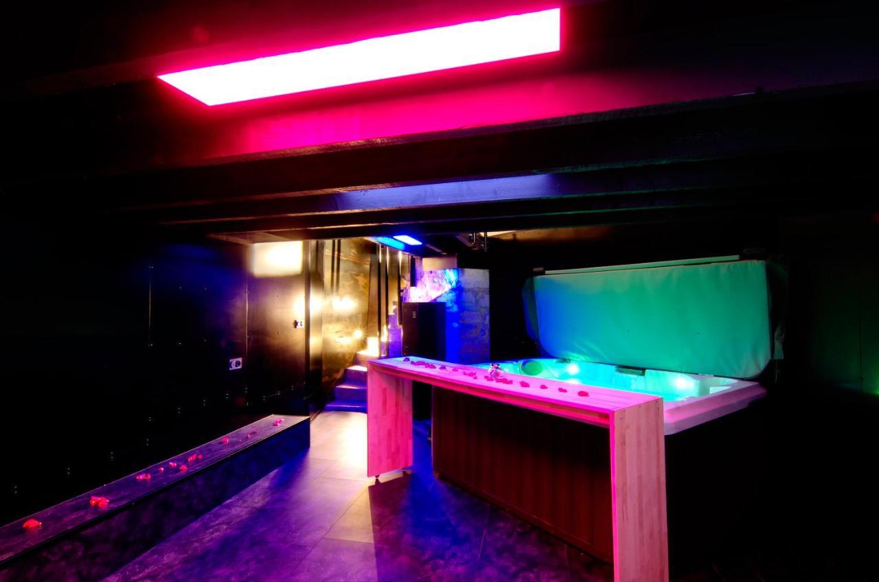 Mieuxqualhotel Jacuzzi Privatif La Retro บอร์โด ภายนอก รูปภาพ
