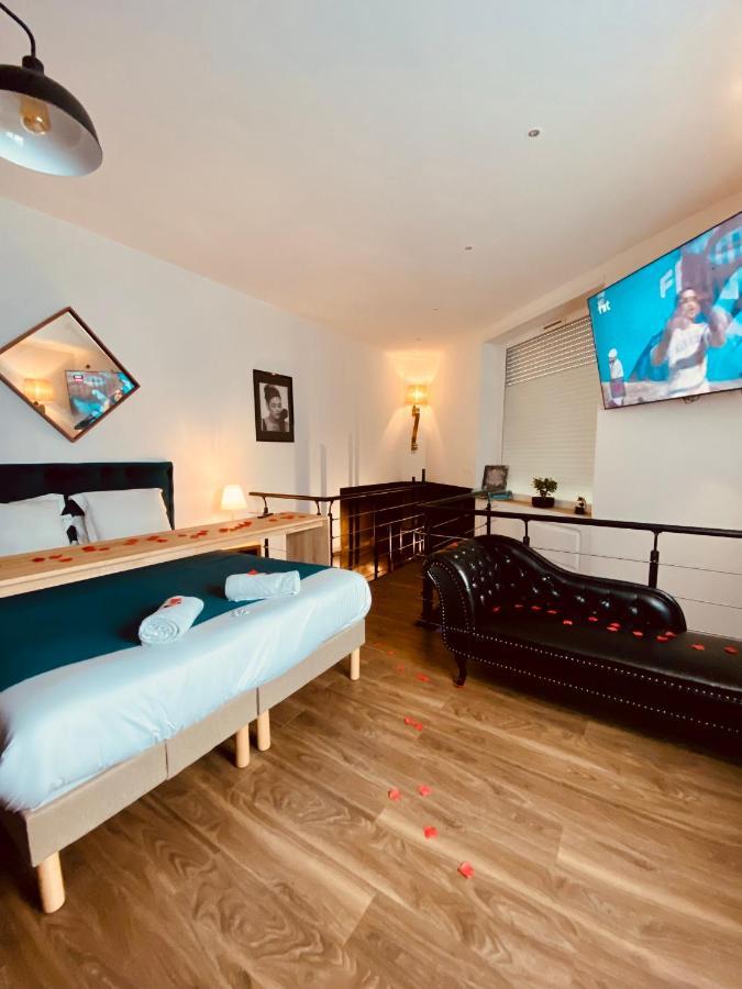 Mieuxqualhotel Jacuzzi Privatif La Retro บอร์โด ภายนอก รูปภาพ
